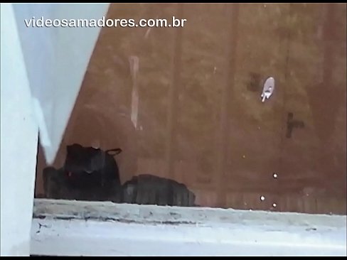 ❤️ Omu cornu chì fighjula a so fidanzata cù un altru tippu, registrendu un video di cazzo senza disturbà a coppia ❌ Porno à co.raceporn.ru ❌❤